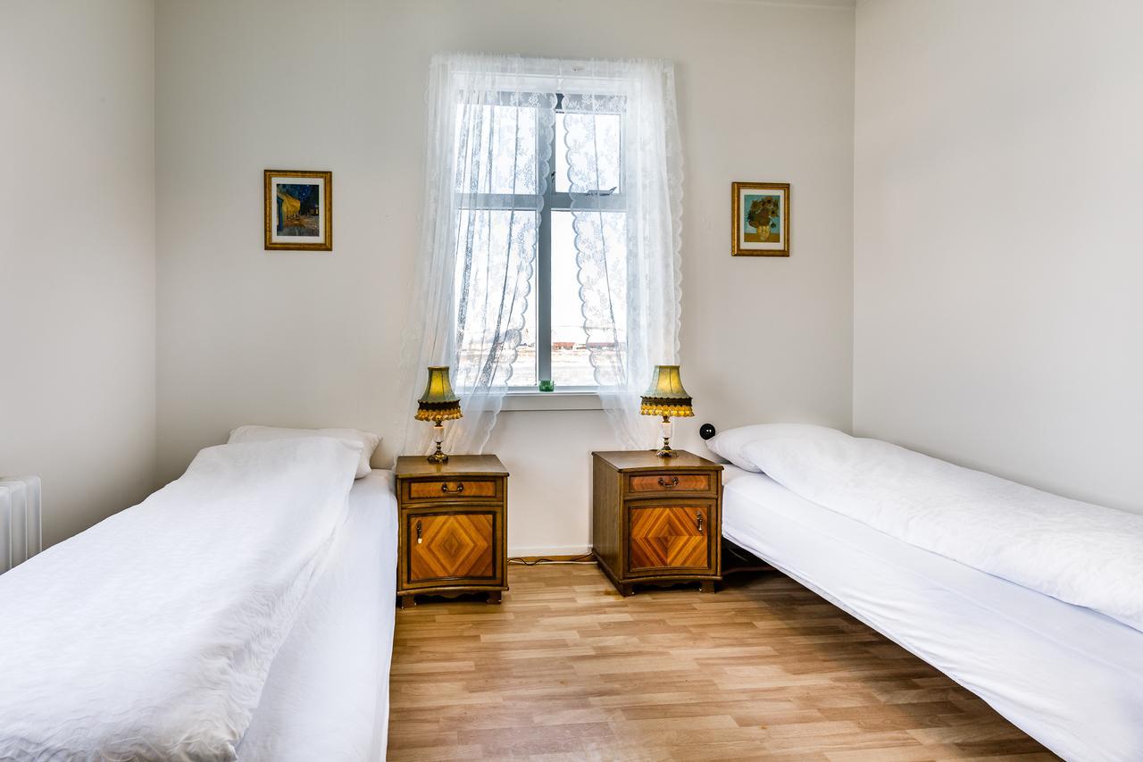 Riverside Hostel Блондуос Екстериор снимка