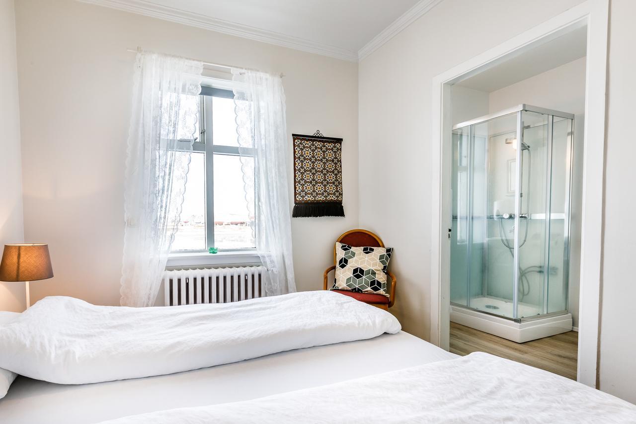 Riverside Hostel Блондуос Екстериор снимка