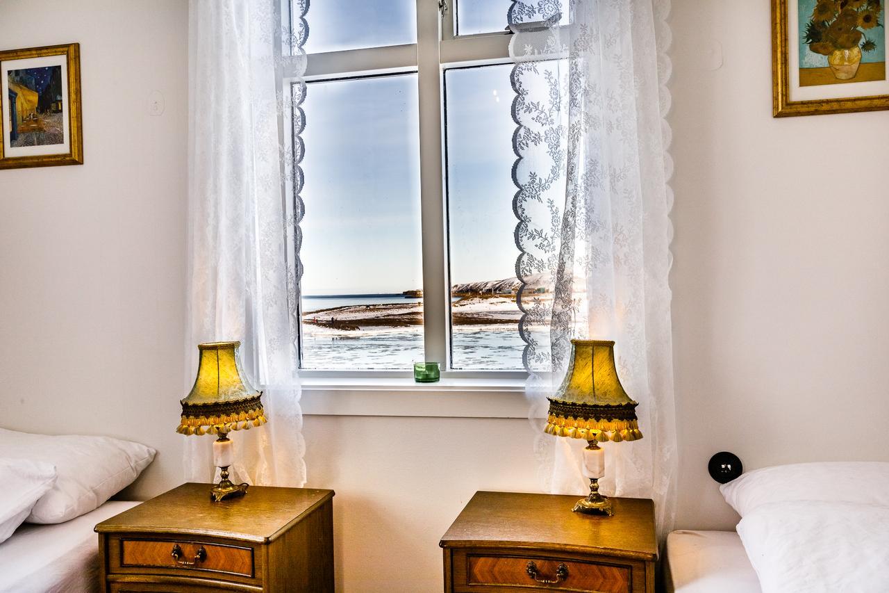 Riverside Hostel Блондуос Екстериор снимка