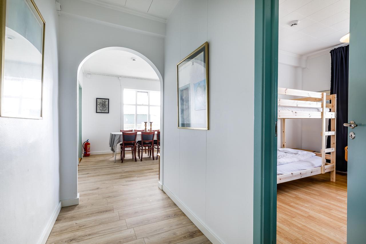 Riverside Hostel Блондуос Екстериор снимка