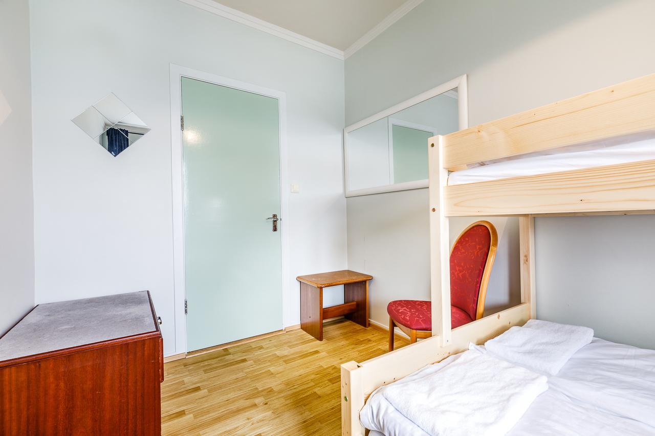 Riverside Hostel Блондуос Екстериор снимка