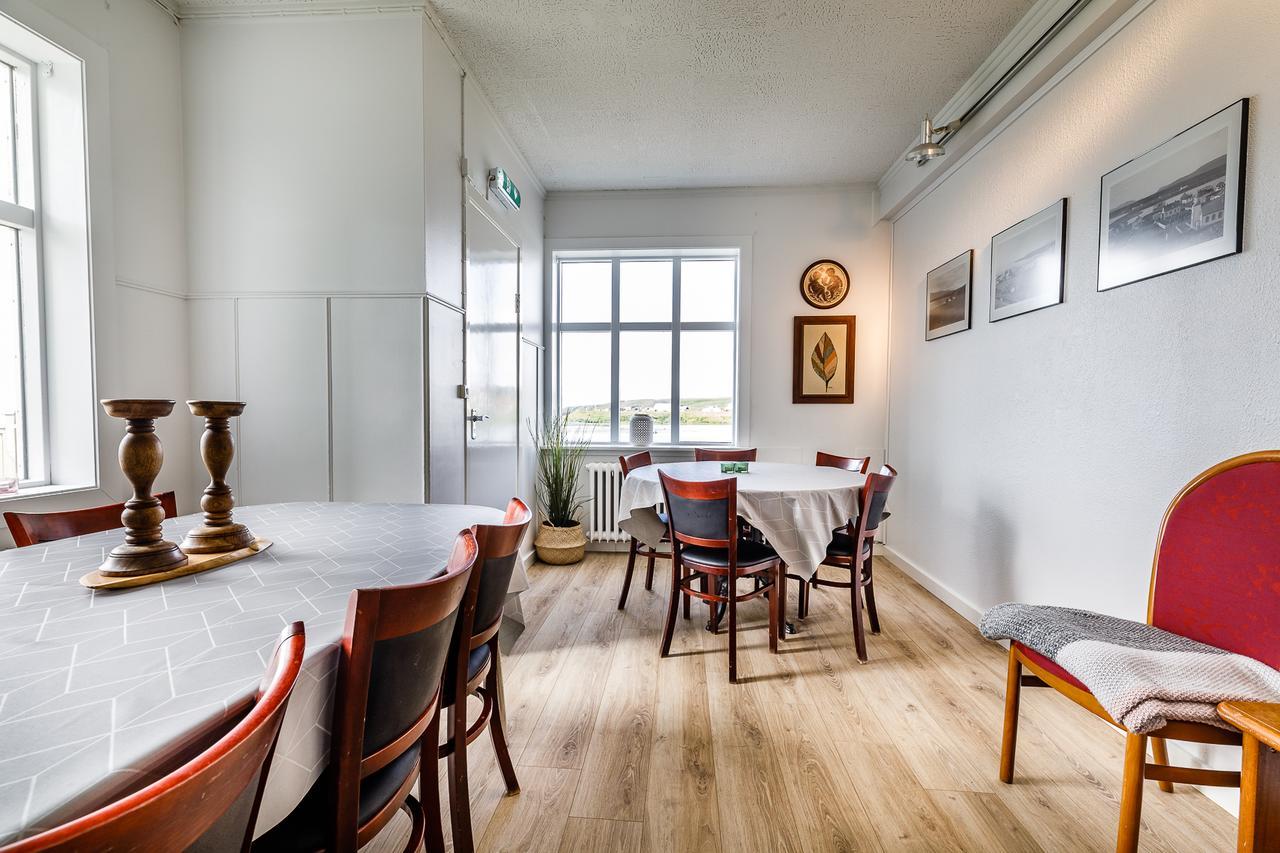 Riverside Hostel Блондуос Екстериор снимка