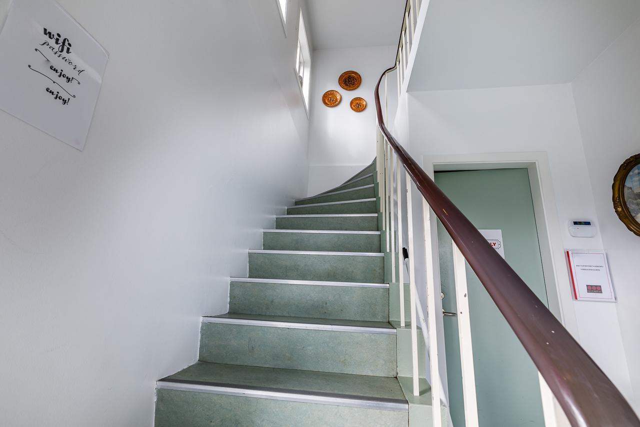 Riverside Hostel Блондуос Екстериор снимка