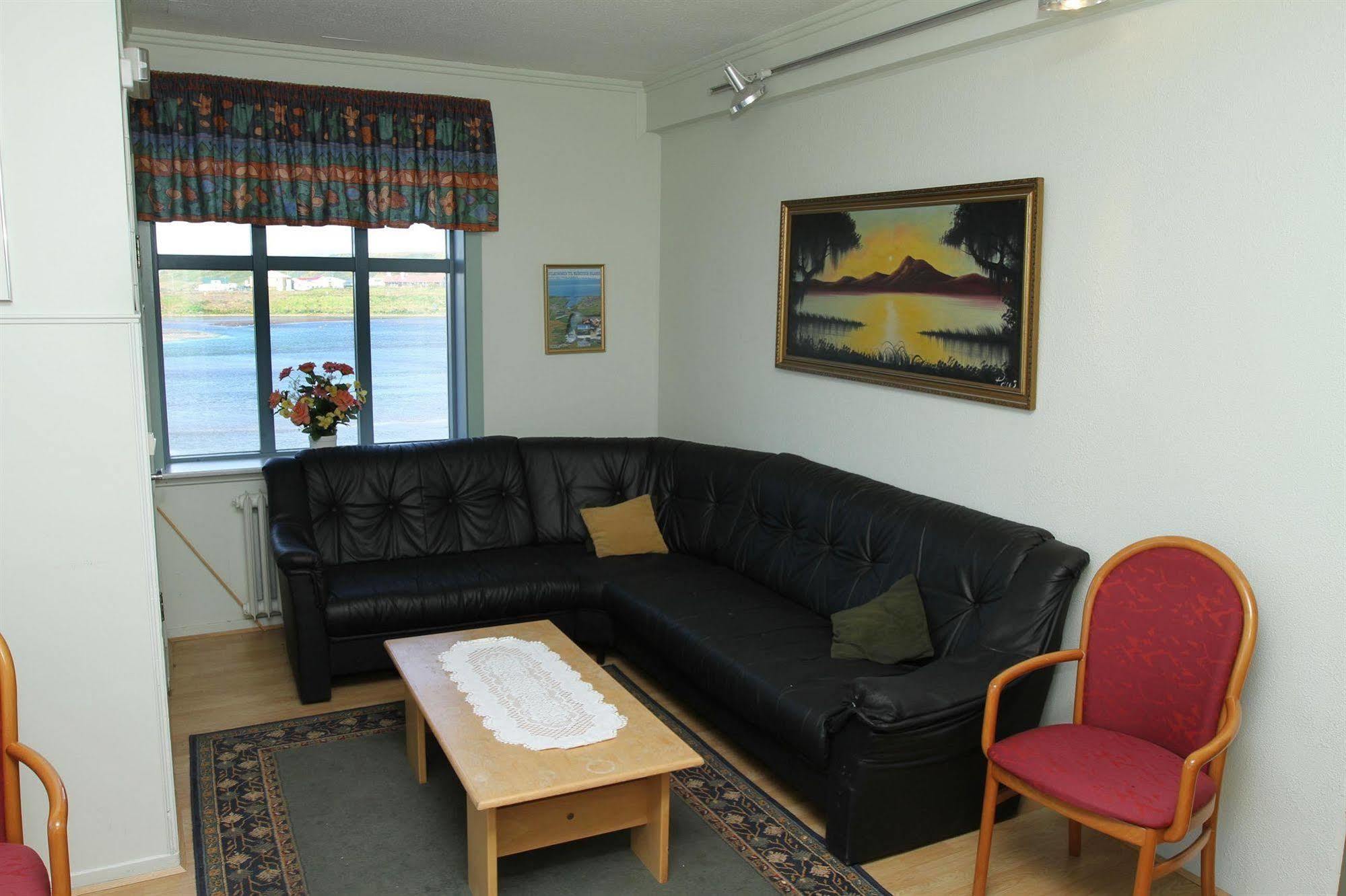 Riverside Hostel Блондуос Екстериор снимка